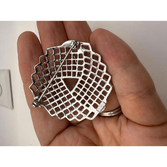 Sarah Coventry Silver-Tone Woven Mesh Brooch Pin - Picture 7 of 8